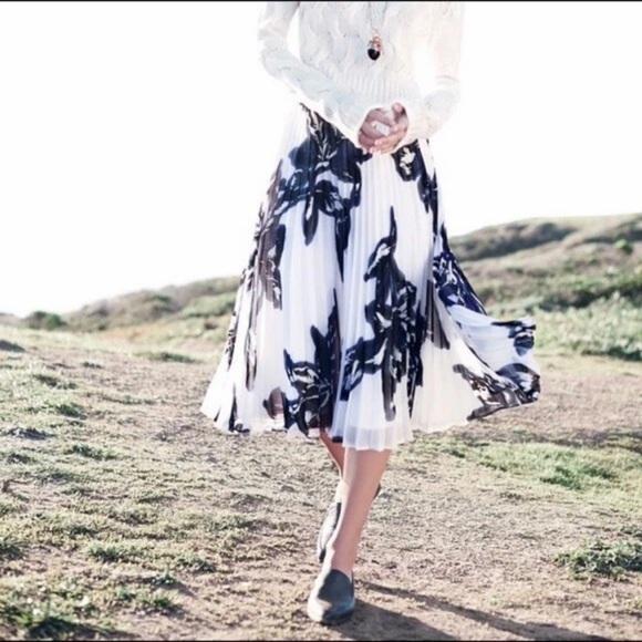 Banana Republic Floral Chiffon Pleated Midi Skirt 16 Plus Box Pleat Spring - Picture 3 of 11